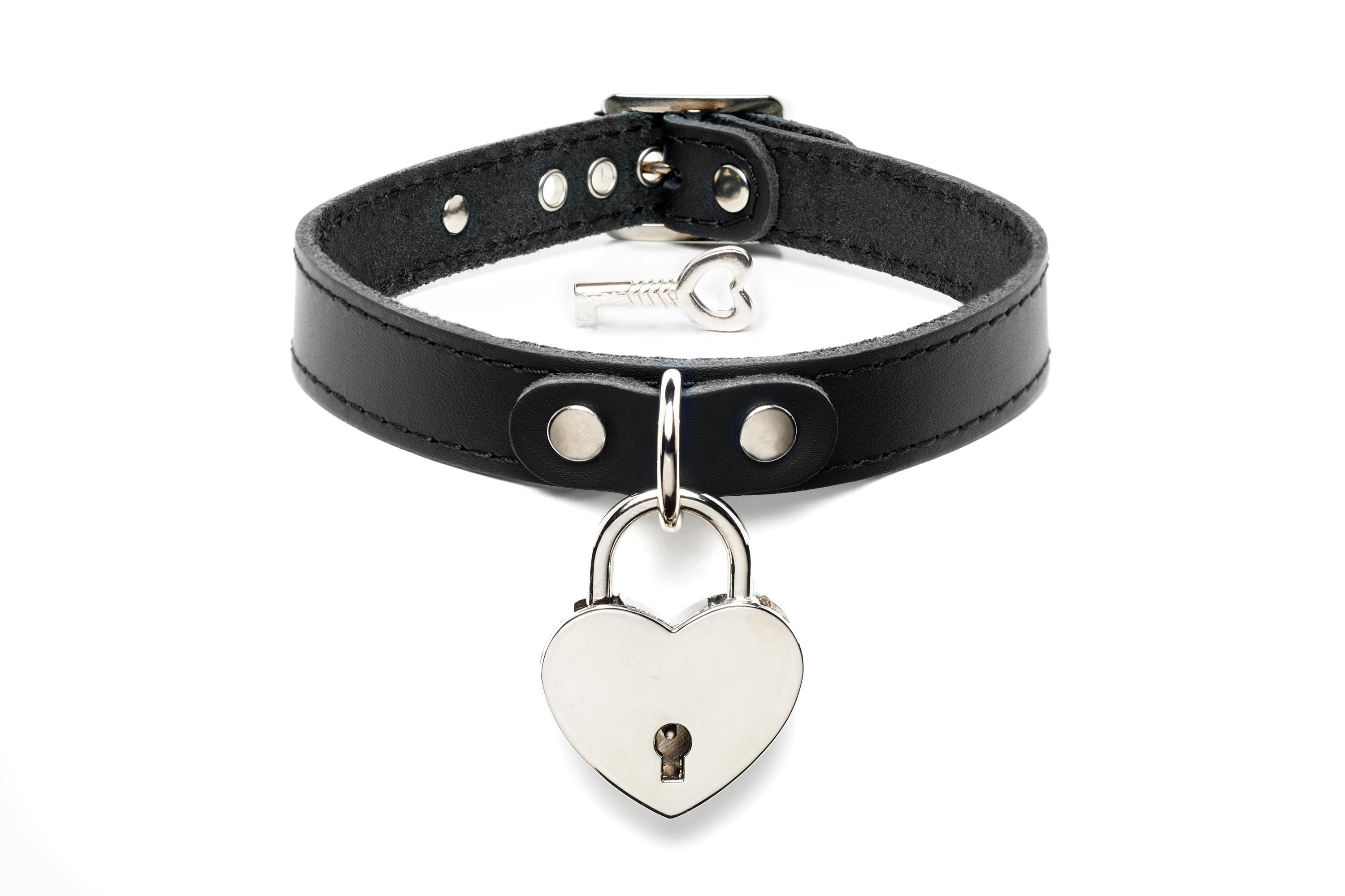 Leather Collar - Heart Padlock