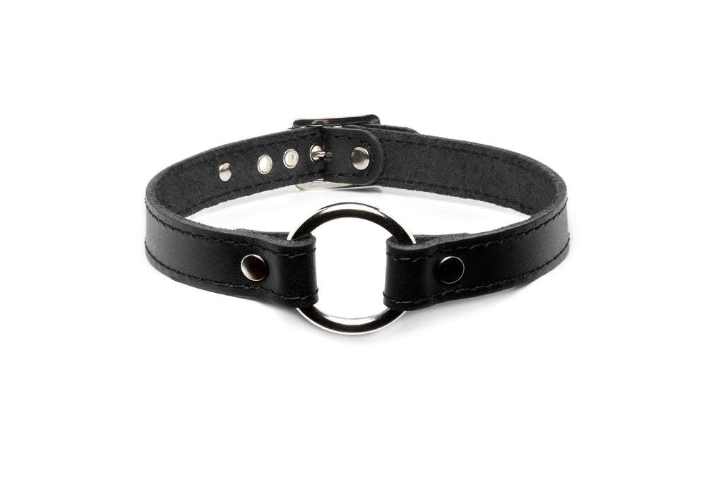 Collier en cuir avec anneau