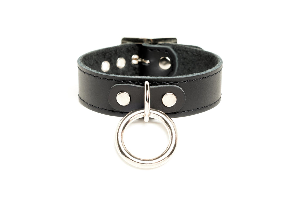 Bracelet de cuir anneau.