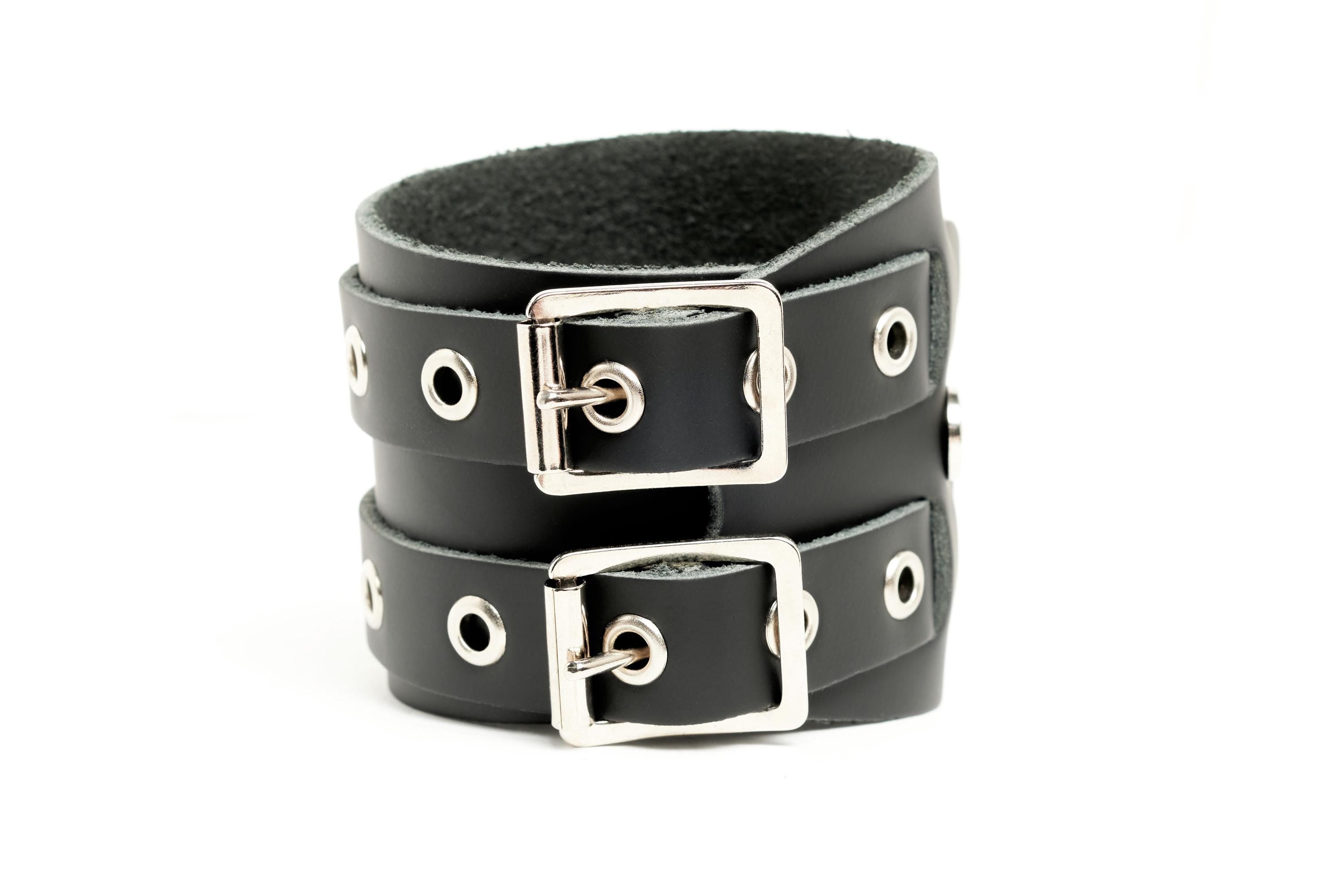 Bracelet wraparound en cuir.