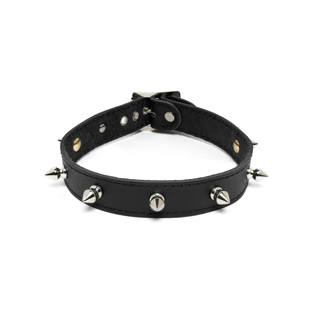 Addicted Excessories small spiked leather collar, punk gothic boutique, gothic jewelry, handcrafted in Montreal Quebec Canada
