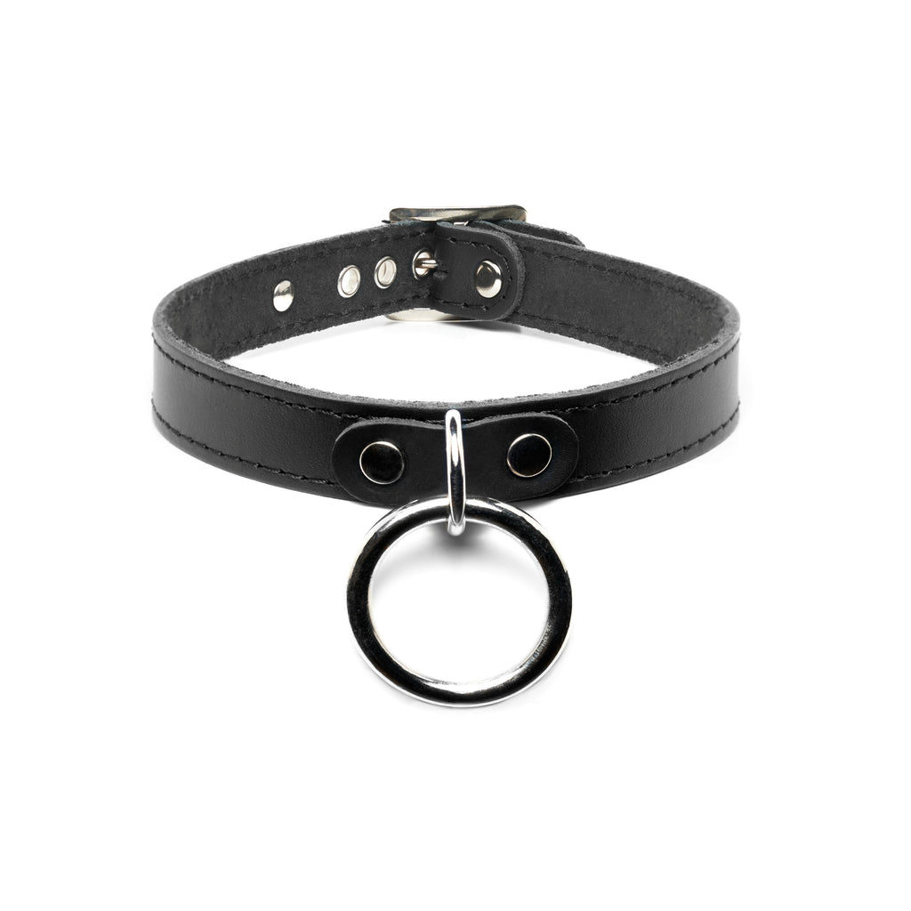 Addicted Excessories leather collar with ring, punk gothic boutique, gothic jewelry, handcrafted in Montreal Quebec Canada
