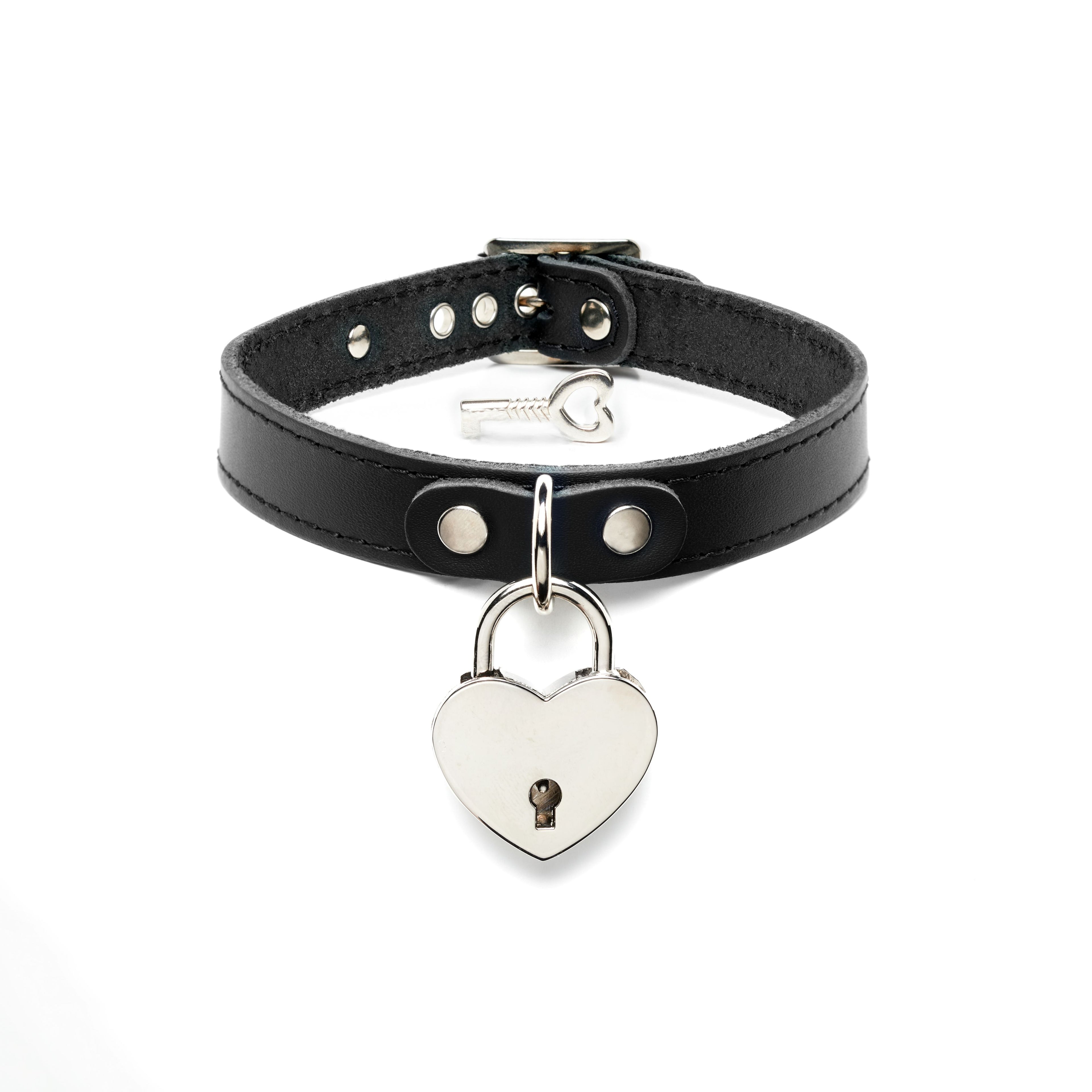 Addicted Excessories leather collar with heart padlock, punk gothic boutique, gothic jewelry, handcrafted in Montreal Quebec Canada
