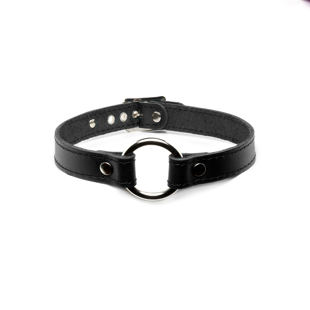 Addicted Excessories O-ring leather collar, punk gothic boutique, gothic jewelry, handcrafted in Montreal Quebec Canada
