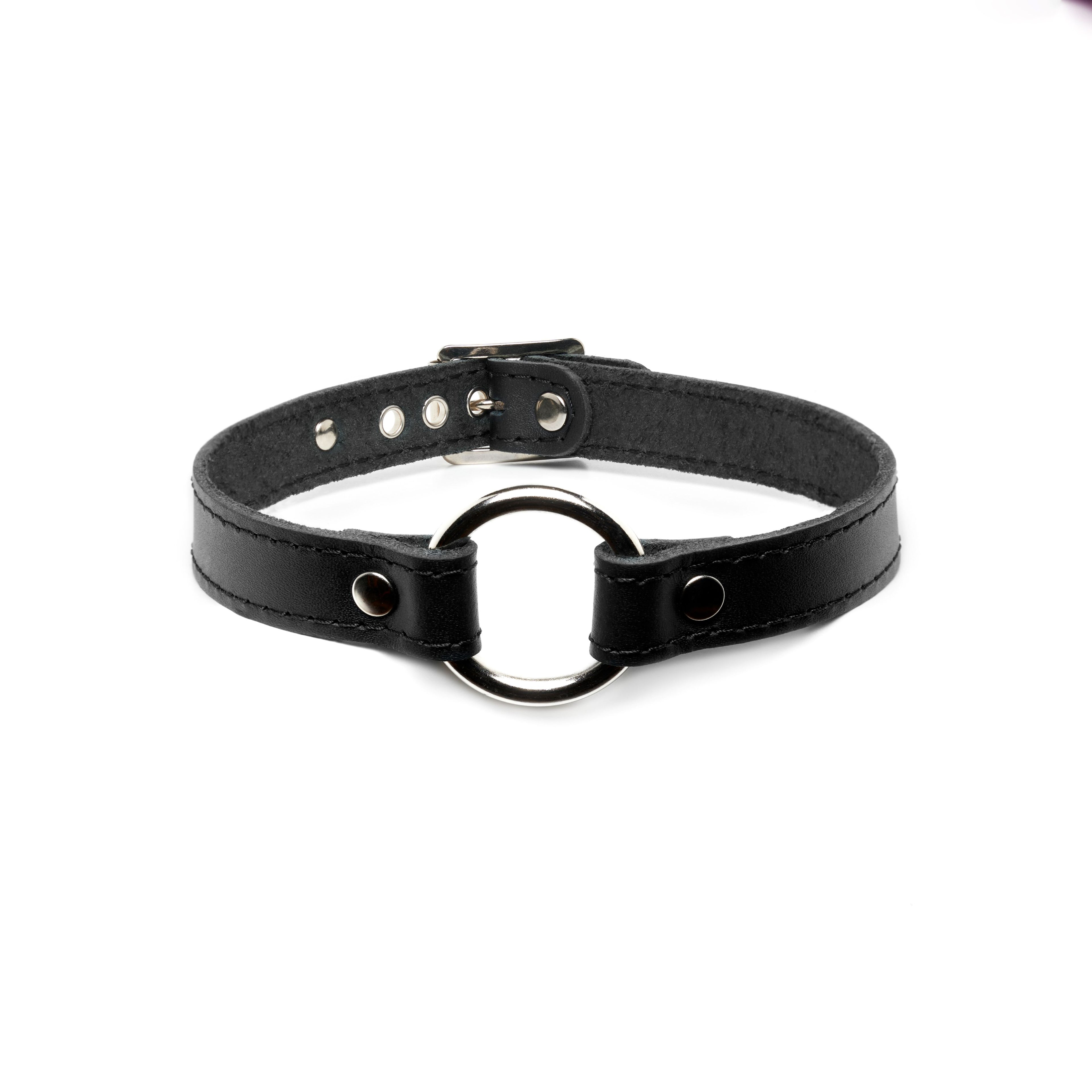 Addicted Excessories O-ring leather collar, punk gothic boutique, gothic jewelry, handcrafted in Montreal Quebec Canada
