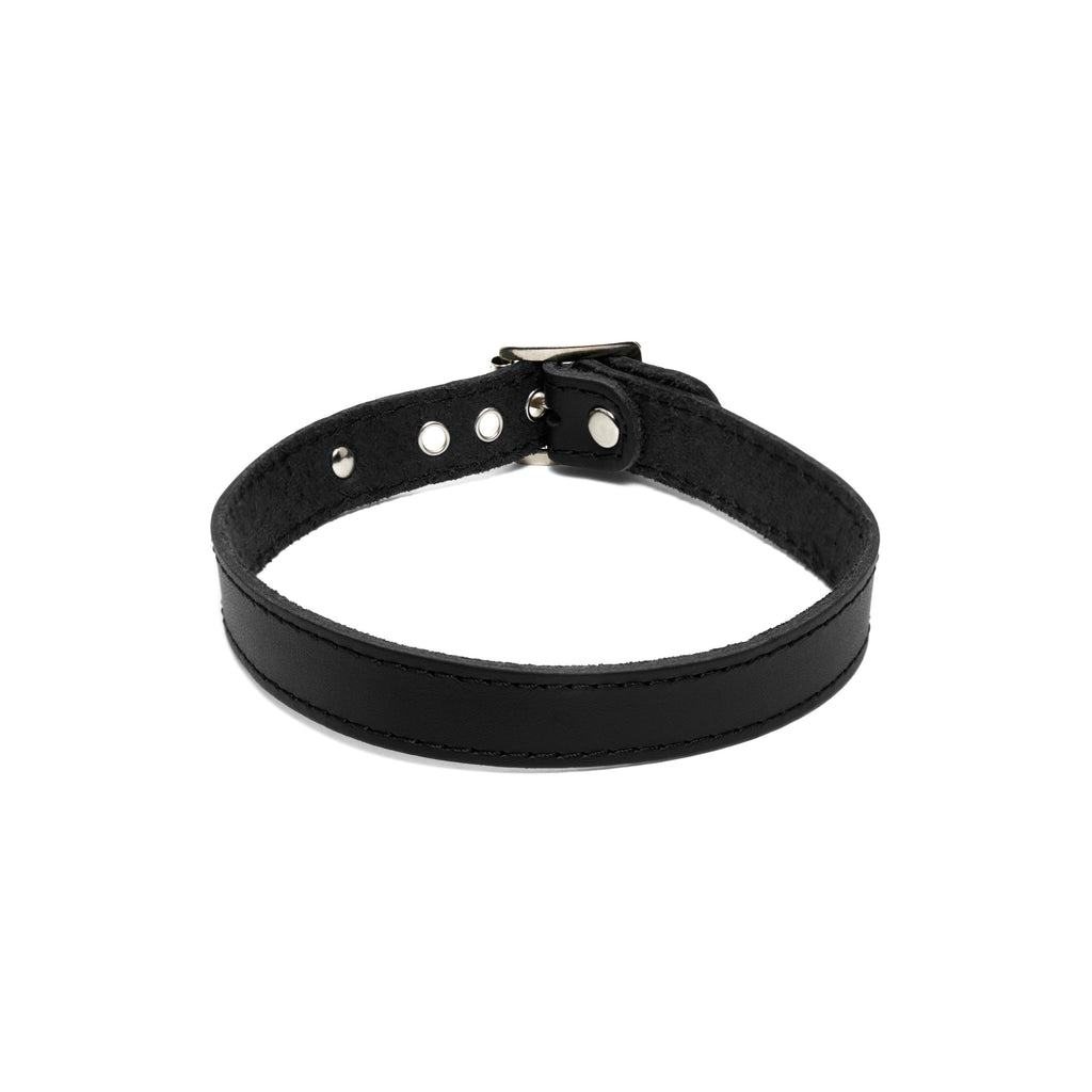Addicted Excessories classic leather collar, punk gothic boutique, gothic jewelry, handcrafted in Montreal Quebec Canada
