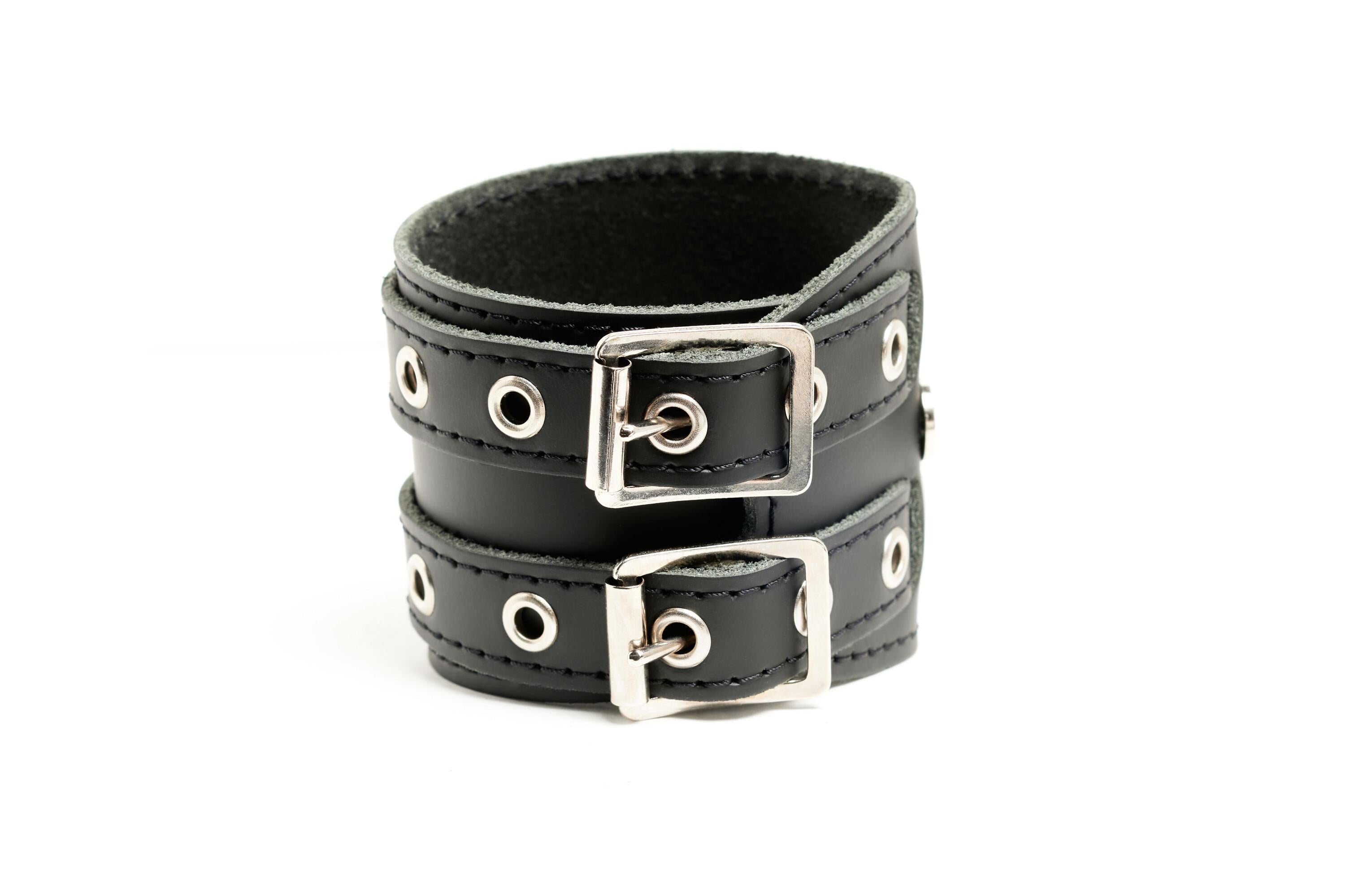 Bracelet wraparound en cuir.